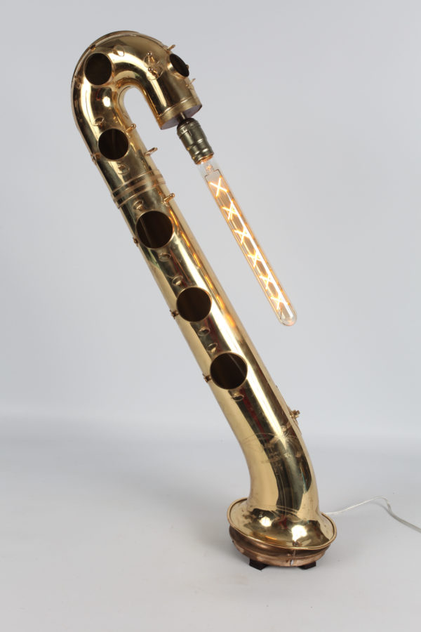 Un saxophone éclairé